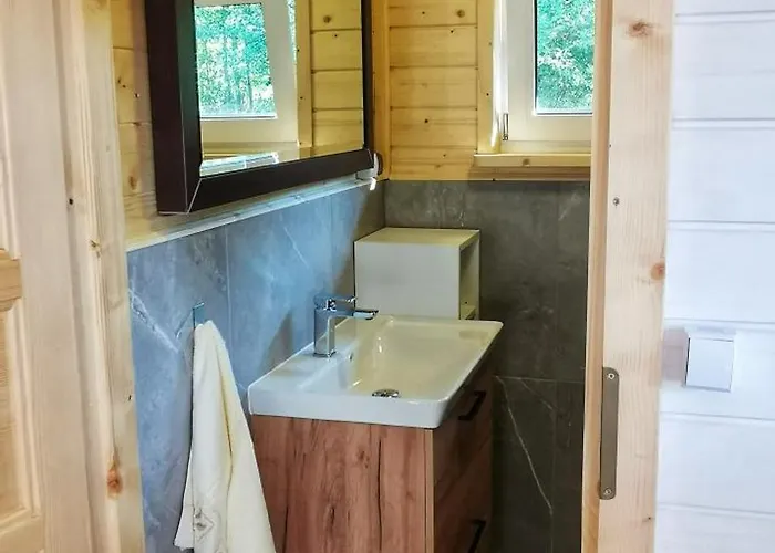 Freedom House * Dolina (Klodzko)